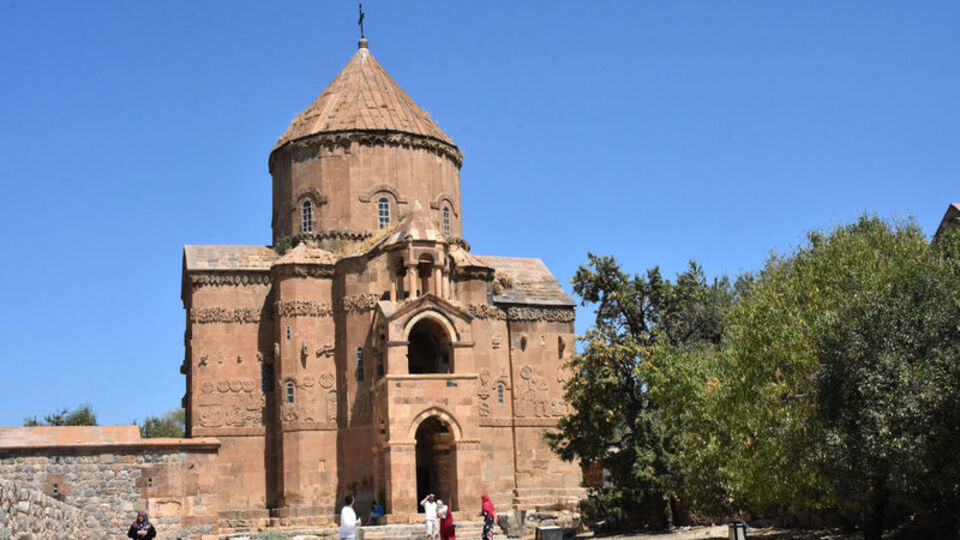 Üç yıl sonra 'Akdamar'da ayin