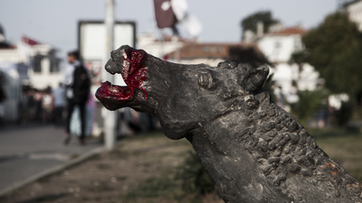 Büyükada'ya protest at heykeli