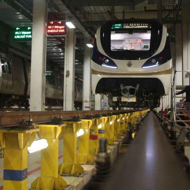 Metroda teknik arıza! Seferler normale döndü