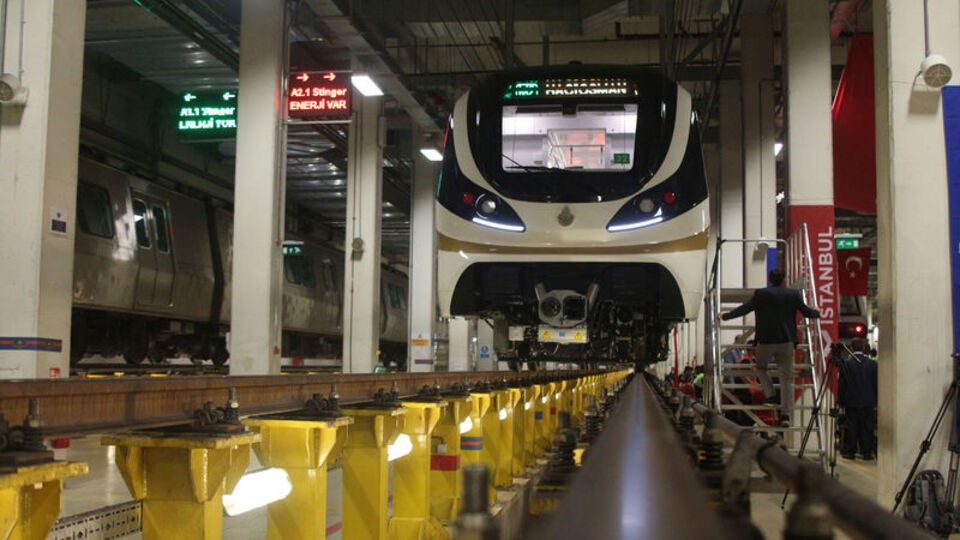 Metroda teknik arıza! Seferler normale döndü