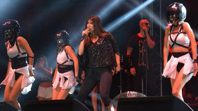 Hande Yener, Ödemiş'i salladı