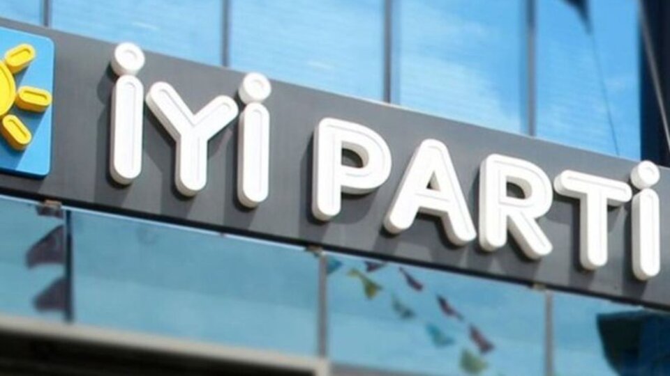 Çağrının ardından İYİ Parti'de istifalar sürüyor