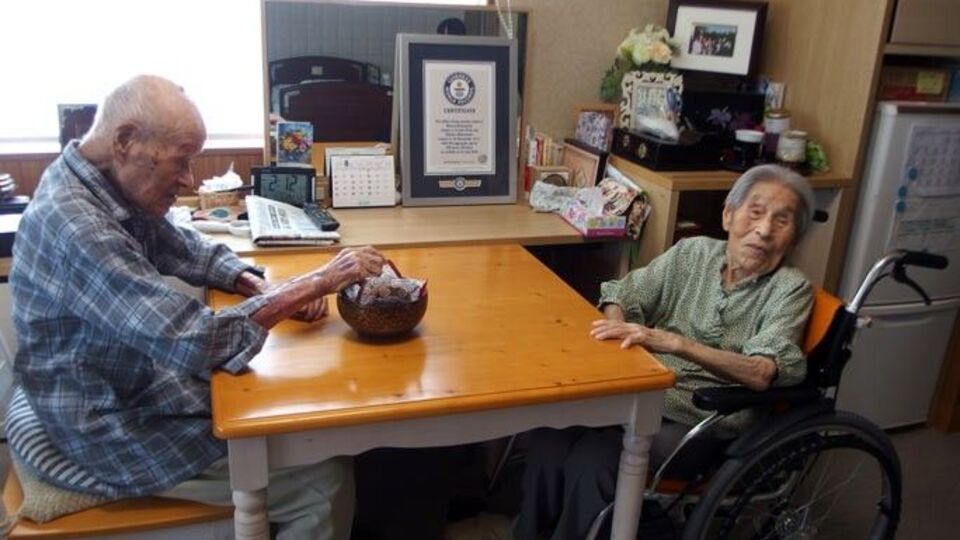 Dünyanın en yaşlı çifti rekoru Japonya'da kırıldı