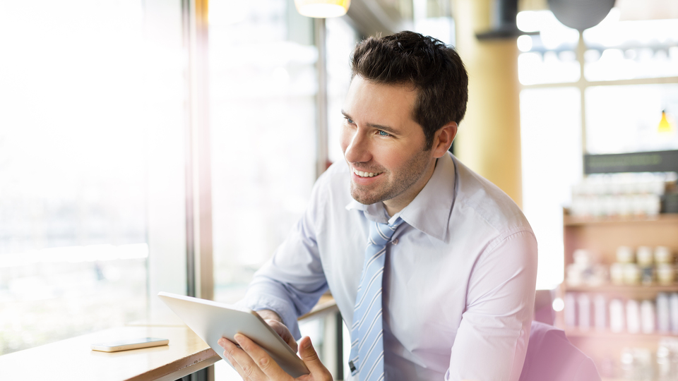 Yakışıklılar daha çok kazanıyor!