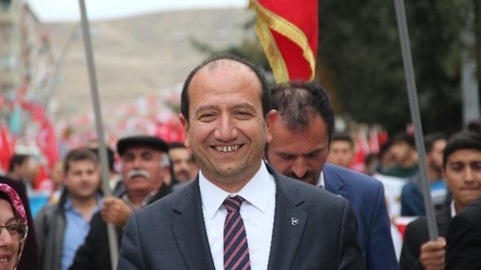 Kadir Şekerci kimdir?