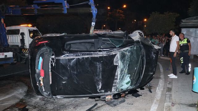 Kontrolden çıkan otomobil devrildi: 4 yaralı