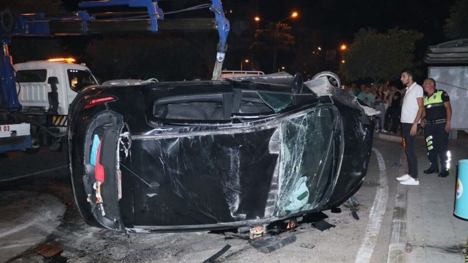Kontrolden çıkan otomobil devrildi: 4 yaralı