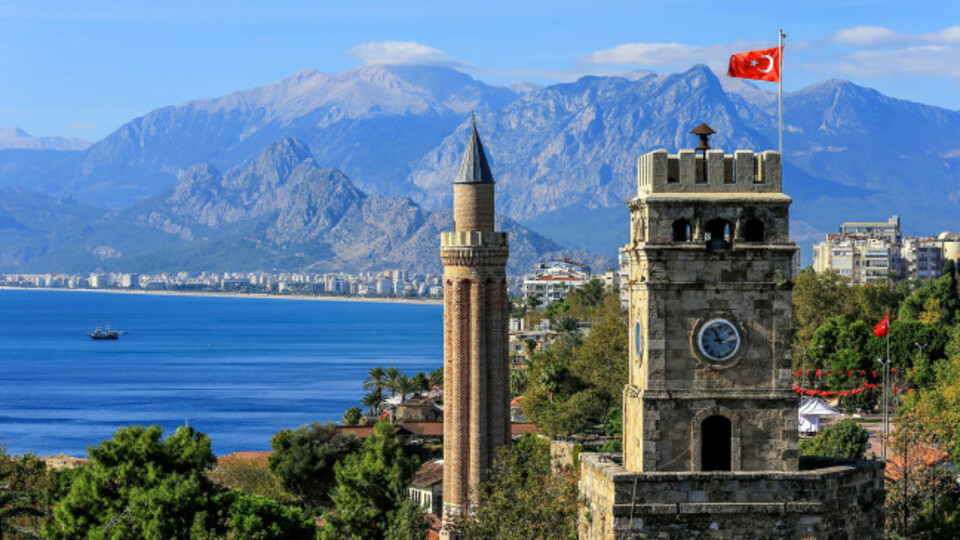 Antalya'da Cuma namazı vakti