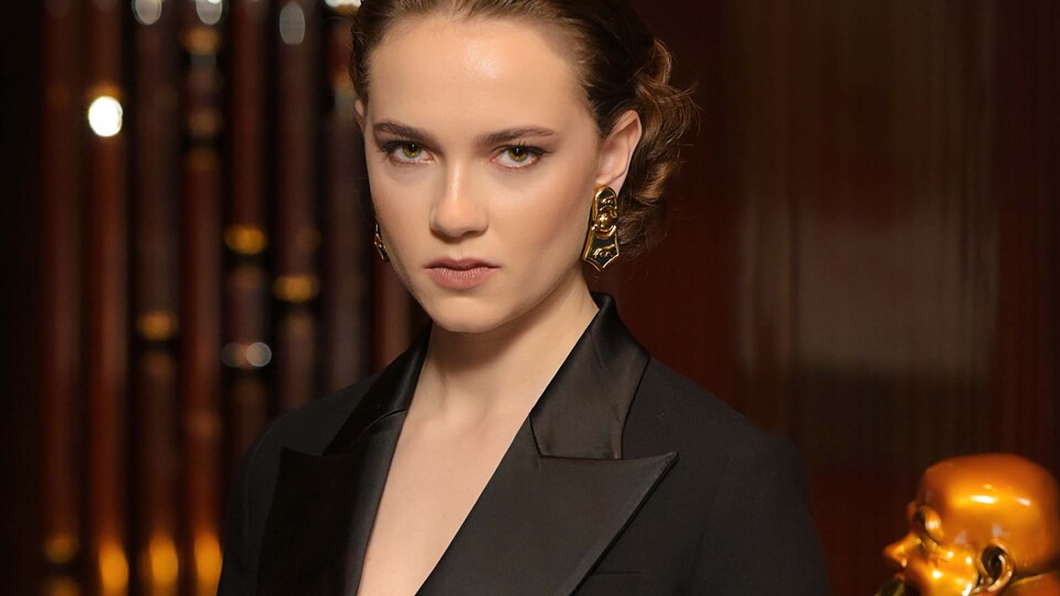 Ünlü oyuncu 'Söz'de!