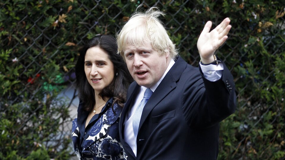 Peçe tartışmalarının hedefi olan eski Bakan boşanıyor!