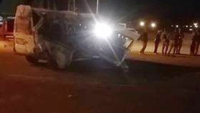 Ağrı'da zırhlı polis aracı ile minibüs çarpıştı: Yaralılar var