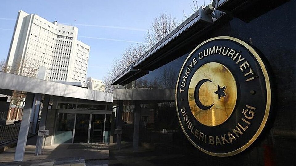 Basra'da sular ısındı! İran Başkonsolosluğu ateşe verildi