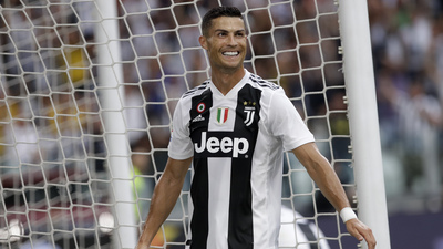 Beckham, Ronaldo'ya göz dikti!