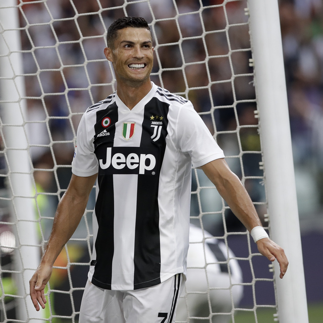 Beckham, Ronaldo'ya göz dikti!