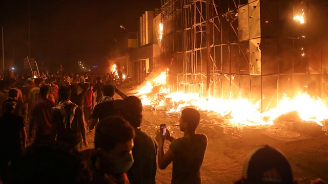 Basra'ya roketatarlı saldırı iddiası... Dışişleri'nden uyarı geldi!