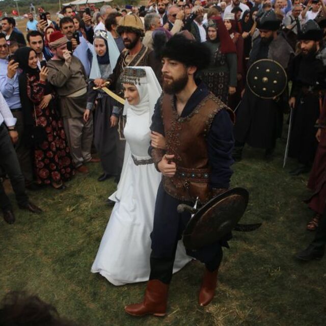 Eski bakanın oğluna 'Kayı düğünü'