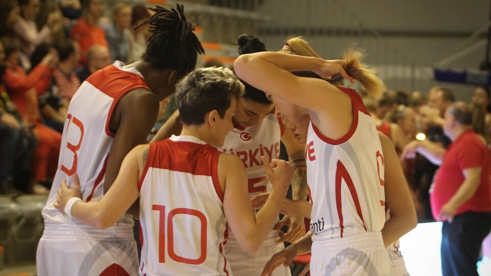 Potanın Perileri, Belçika'yı devirdi