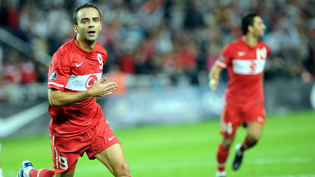 Semih Şentürk, futbolu bıraktı