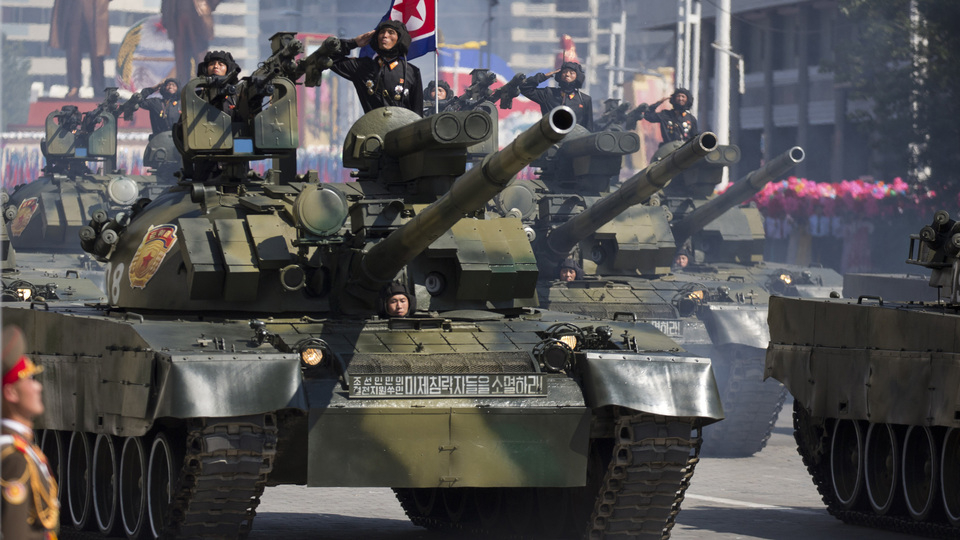 Kim izledi, Kuzey Kore 70. yılını 'füzesiz' kutladı!