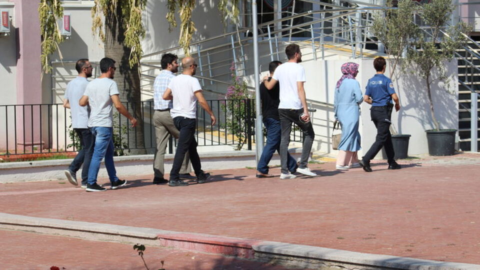 FETÖ'ye ankesörlü telefon operasyonu