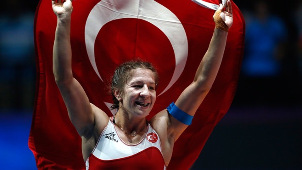 Yasemin Adar kimdir?