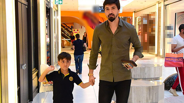 Tolga Zengin oğluyla oyuncak alışverişi yaptı