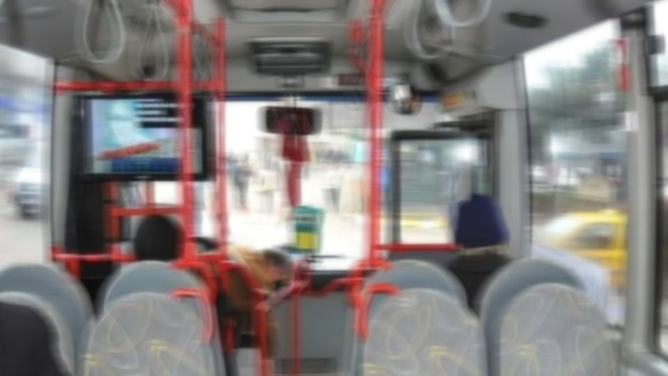 Otobüsteki genç kızların kabusu oldu! Tacizci durmak bilmedi
