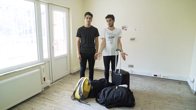 Öğrencilere 'ücretsiz eşya' hareketi başlattı