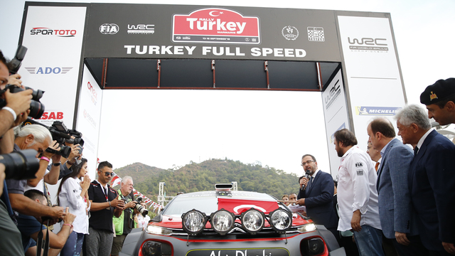 Bakan Kasapoğlu, WRC Türkiye Rallisi'nin seremoni startını verdi