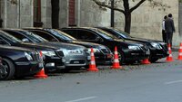 AK Parti'den o isimlere 'lüks' uyarısı