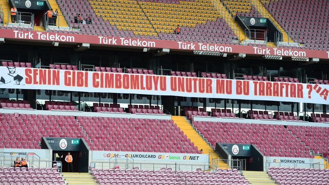 TT Stadı'nda Metin Oktay anıldı