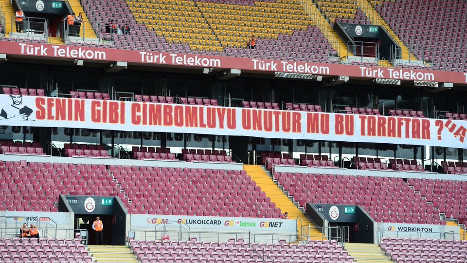TT Stadı'nda Metin Oktay anıldı