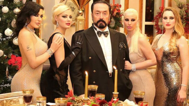 Tahliye olan kedicik itirafçı olmuş