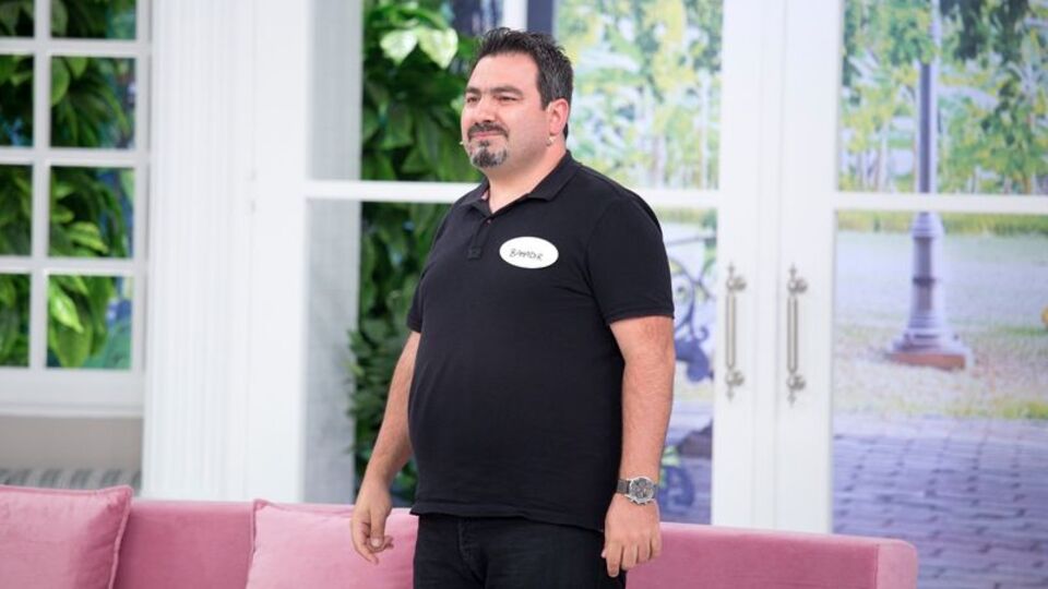 Öz babasını bulmak için açtırdığı mezardan kadın çıktı!