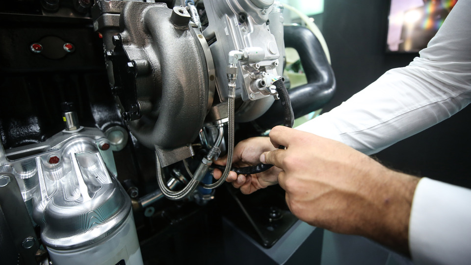 Kamyon motoru için çalışmaya başladı