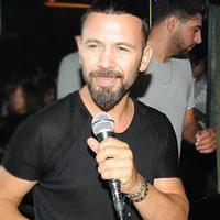 Ünlü şarkıcı açıkladı: Bir SMS ile terk edildim