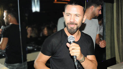 Ünlü şarkıcı açıkladı: Bir SMS ile terk edildim