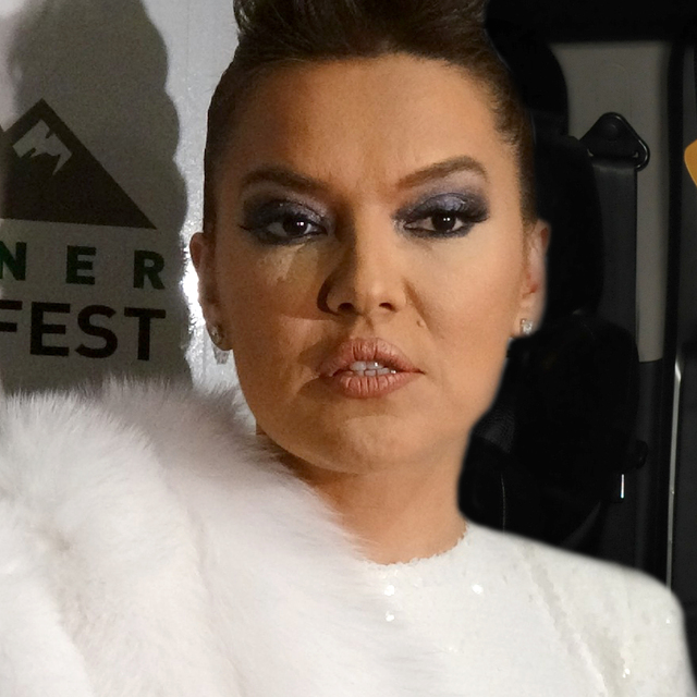Hande Yener'e Demet Akalın sorulunca...