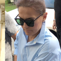 Eşyalarını baba evine yolladı