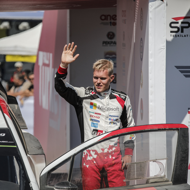 Türkiye Rallisi'nin galibi Tanak