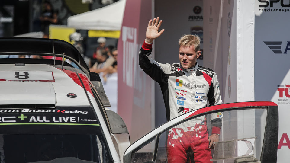 Türkiye Rallisi'nin galibi Tanak