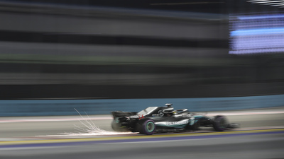 Singapur'da kazanan Hamilton