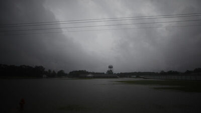 Florance Kasırgası en tehlikeli seviyede