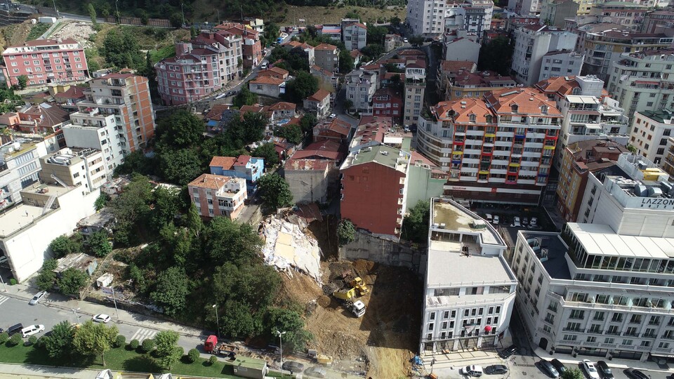 'Yağmur yağınca çoluk çocuğu alıp eşe dosta gidiyoruz'
