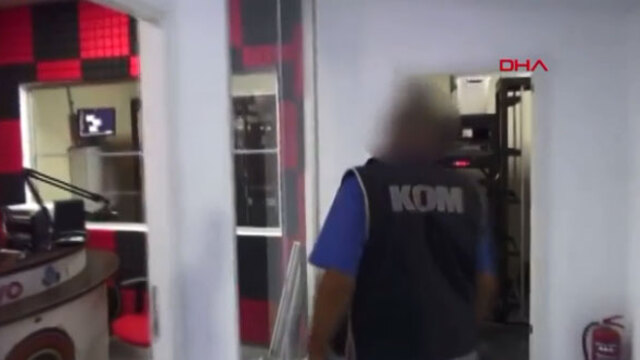 Televizyon yayını yapan rezidansa baskın