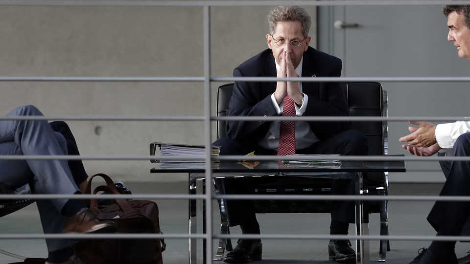 Alman istihbaratında 'aşırı sağ' depremi!