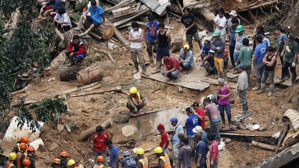 Mangkhut'un bilançosu ağırlaşıyor: 74 ölü, 55 kayıp!