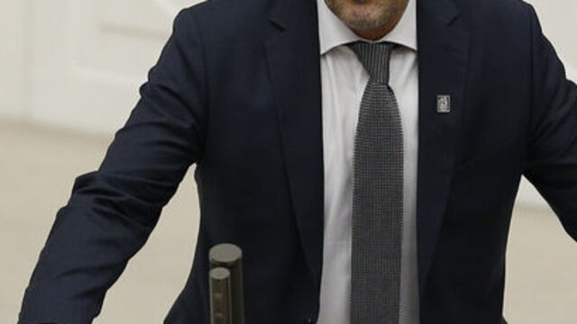 Ahmet Şık hakkındaki dava durduruldu