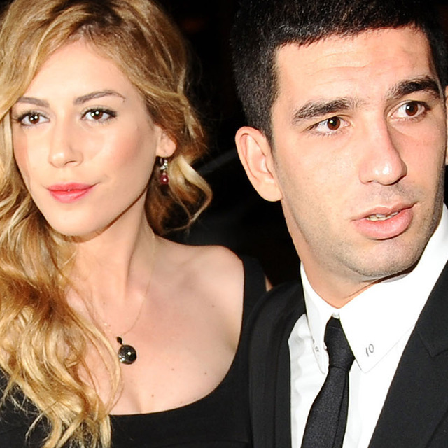 Arda Turan'a, Sinem Kobal tazminatı