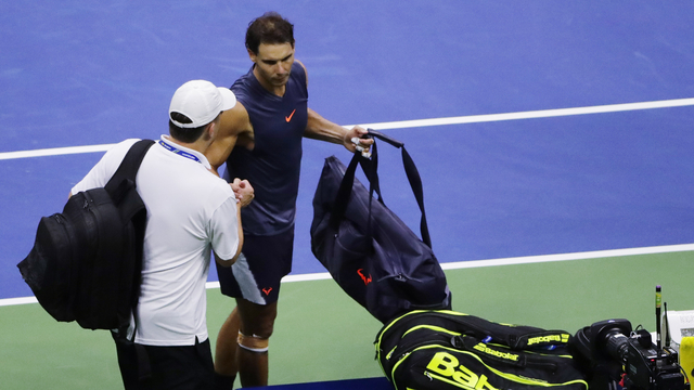 Nadal, Çin'deki turnuvalardan çekildi